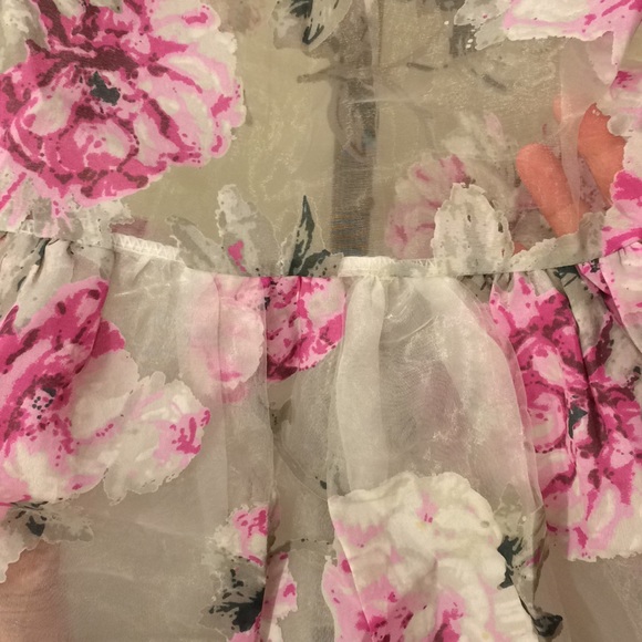 NWOT Sheer Floral Blouse - Picture 4 of 5